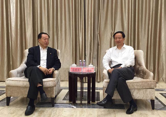 集團(tuán)張學(xué)武董事長(zhǎng)會(huì)見寧夏回族自治區(qū)李建華書記（圖）