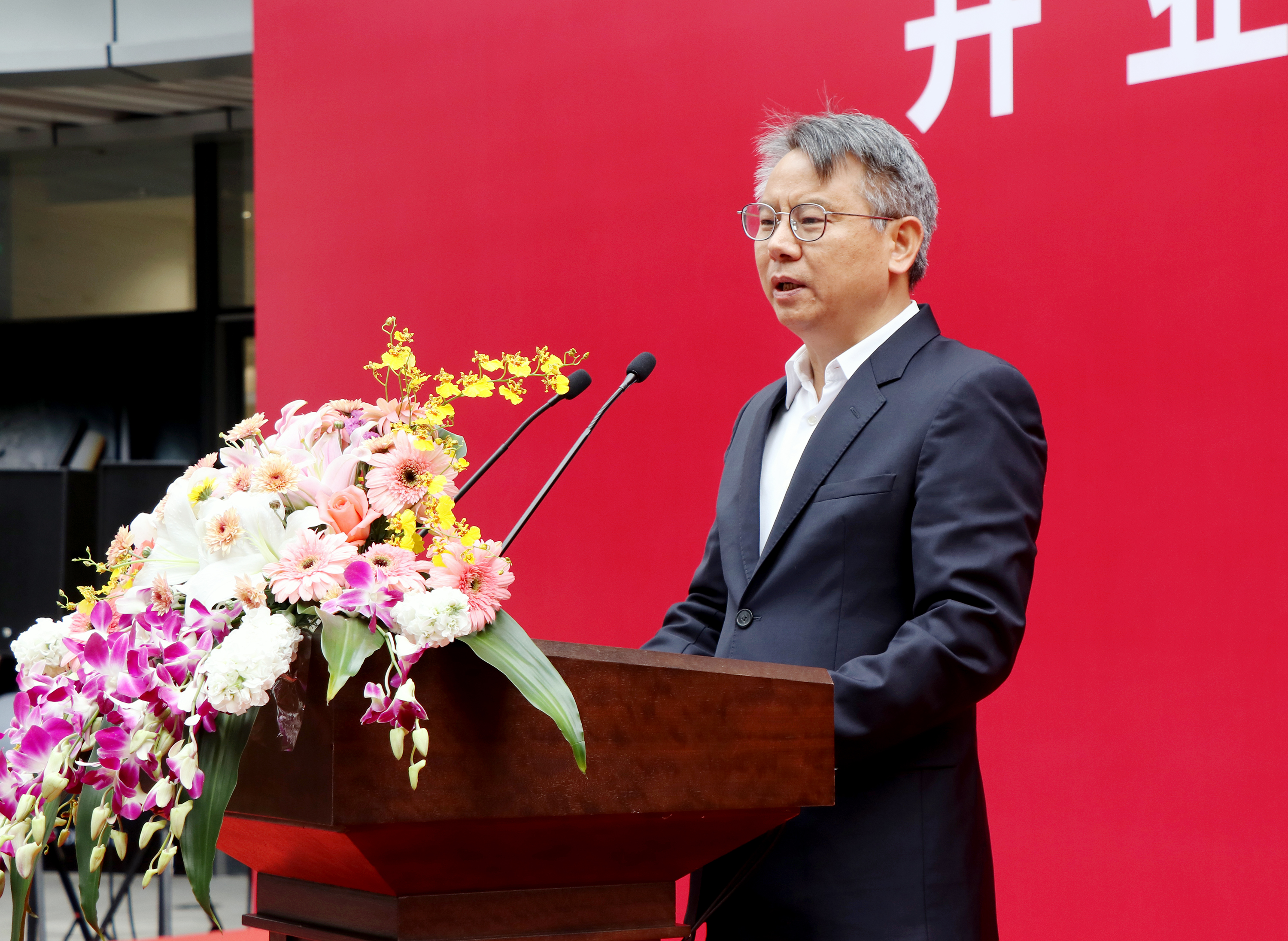 2、海南省政府劉平治副省長.jpg