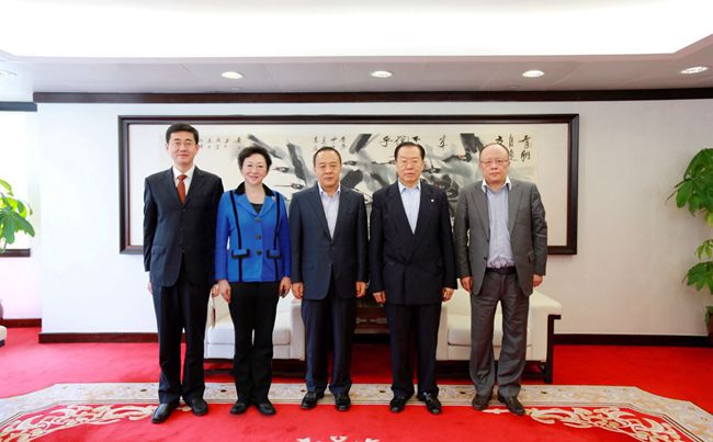 集團(tuán)張學(xué)武董事長、姜巖總經(jīng)理會見海南省人民政府常務(wù)副省長毛超峰（圖）