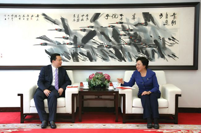 姜巖總經(jīng)理會(huì)見四川省樂山市市長張彤一行（圖）