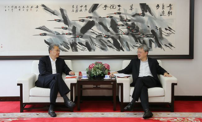 萬敏董事長、姜巖總經(jīng)理會見光大集團(tuán)董事長李曉鵬一行（圖）